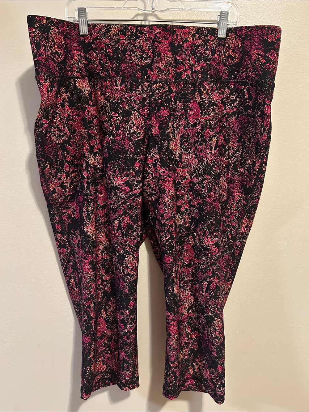 Lane Bryant LIVI Active Leggings Womens 22 24 Plus Capri High Rise Printed Pink